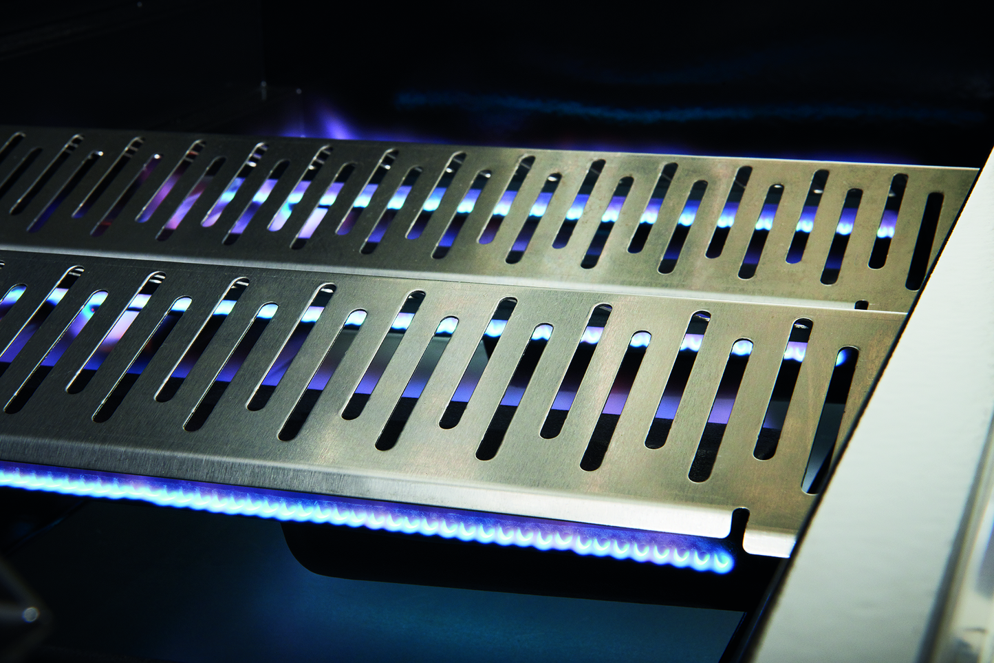 1200E Series - 4 Burner BBQ & Side Burner Trolley