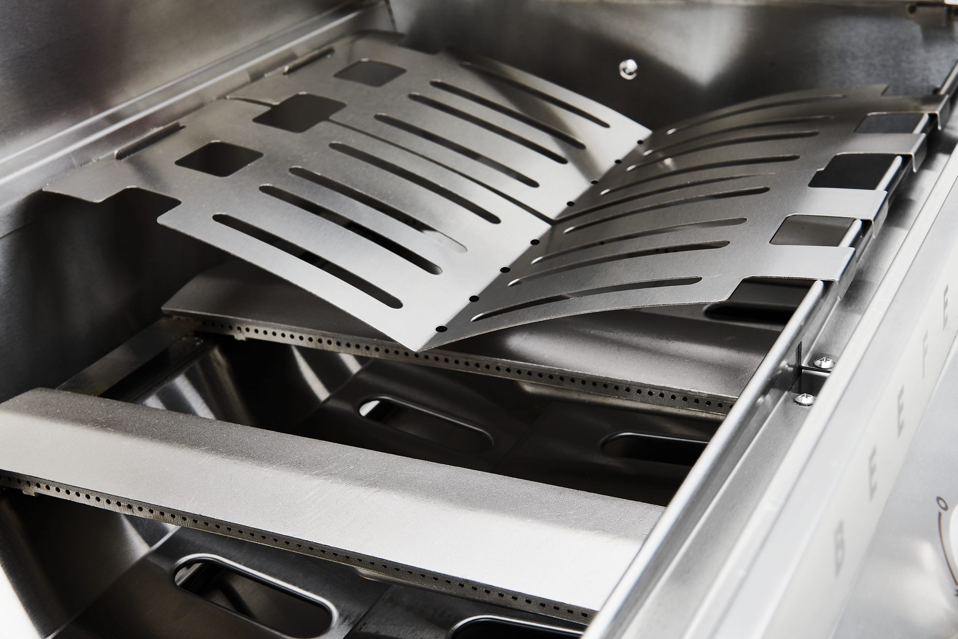 7000 Series Premium 5 Burner Built In BBQ