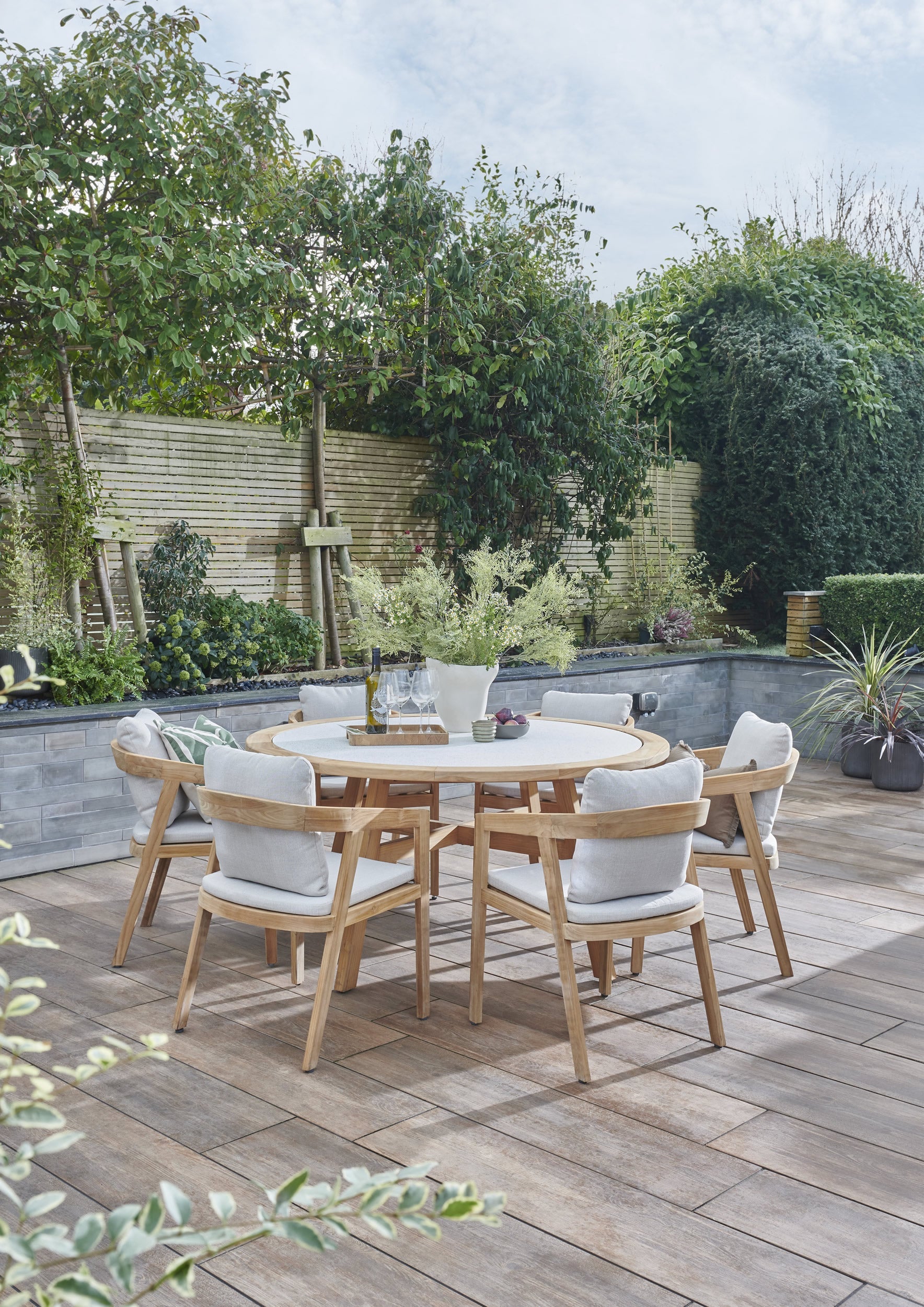 Kubu 6-Seat Dining Set